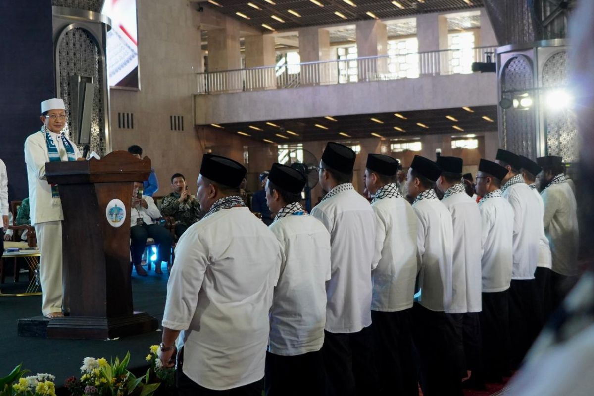 Menag Kukuhkan 10 Ribu Guru Al Quran di Muktamar V Wahdah Islamiyah