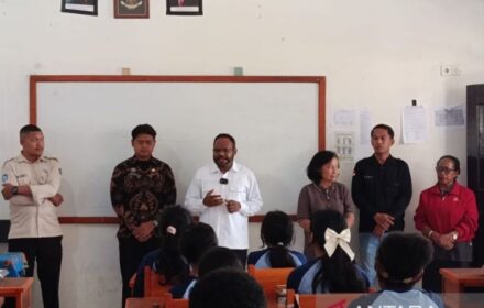 Arianto Kogoya Pantau Pelaksanaan MBG di SMPN 1 Wamena
