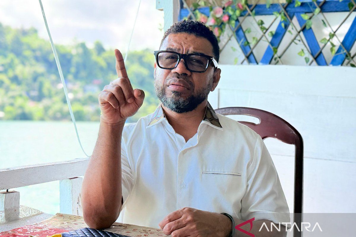 Filep Wamafma Desak Audit Transparansi PI 10 Persen LNG Tangguh Papua Barat