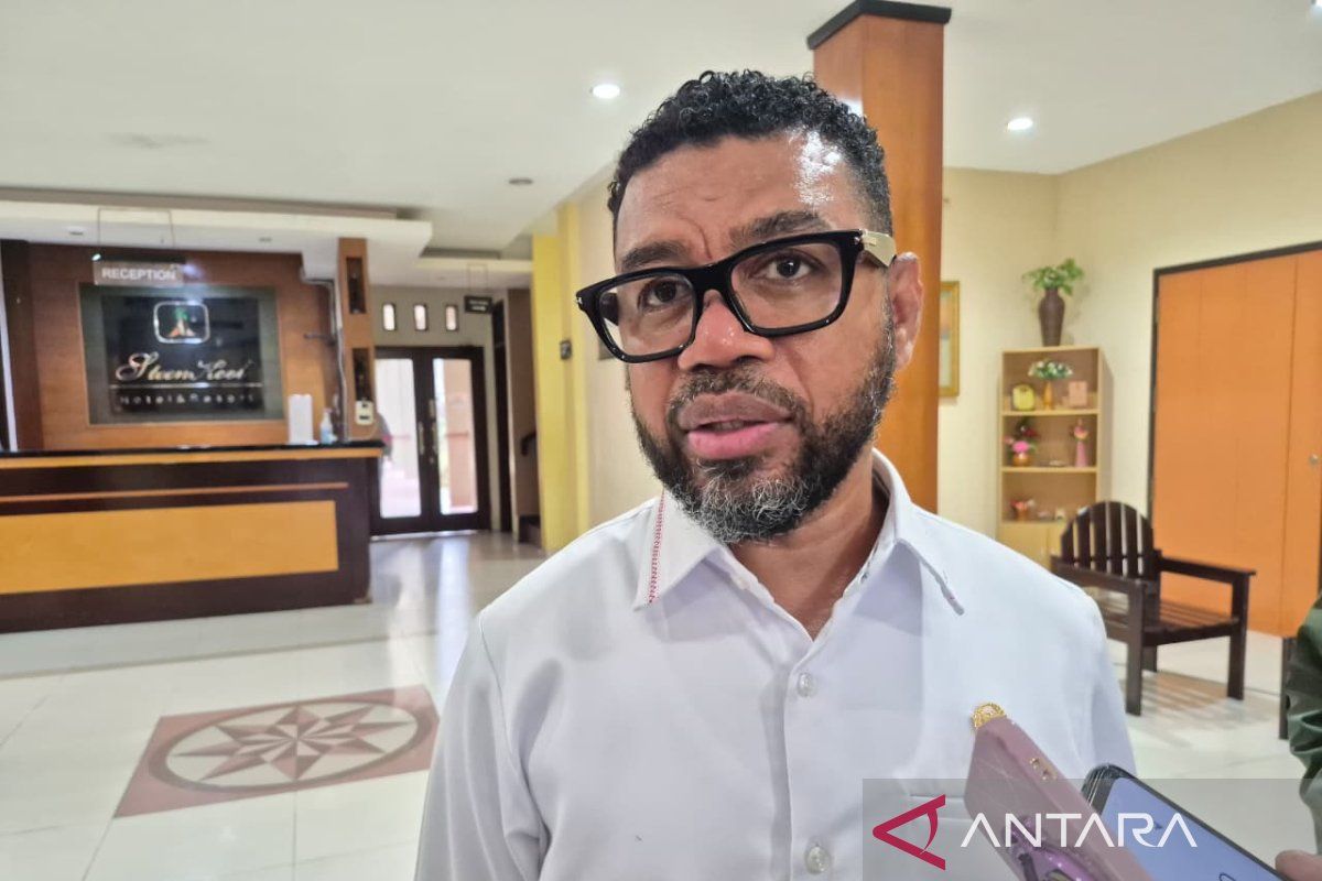 Filep Wamafma Desak Pembaruan Aturan Konsumen di Tengah Ekonomi Digital