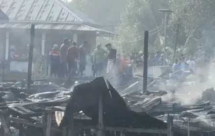 Herman DPD RI Bantu Sewa Rumah Korban Kebakaran di Karang Rejo