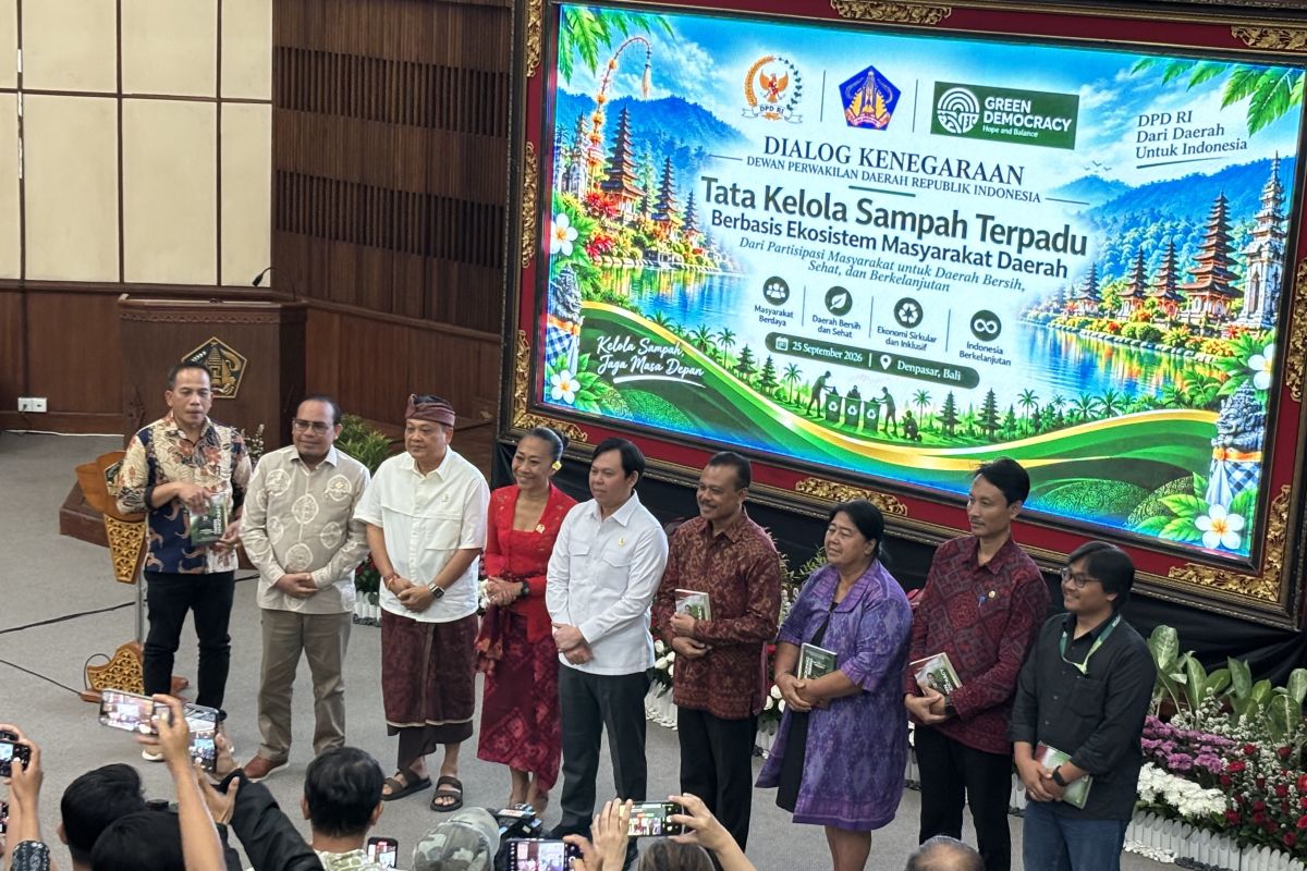 Ketua DPD RI dorong Bali tangani sampah dengan demokrasi hijau