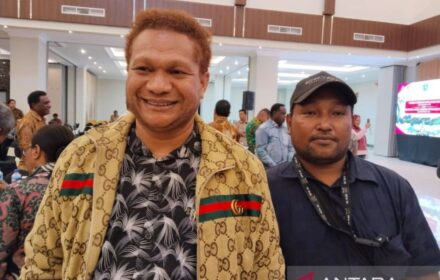 Paul Finsen Mayor Dukung Pendidikan Gratis Papua Barat Daya untuk Perkuat SDM
