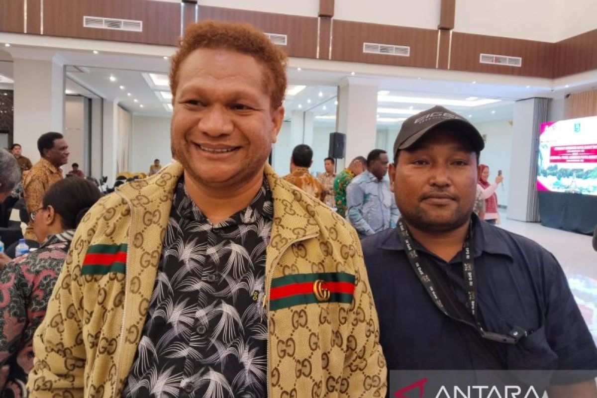 Paul Finsen Mayor Dukung Pendidikan Gratis Papua Barat Daya untuk Perkuat SDM