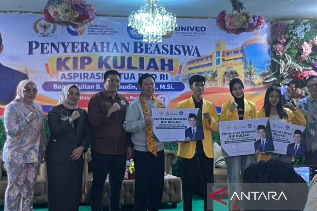 Sultan Najamudin Perluas Akses Kuliah Mahasiswa Dehasen Bengkulu lewat Beasiswa KIP Kuliah