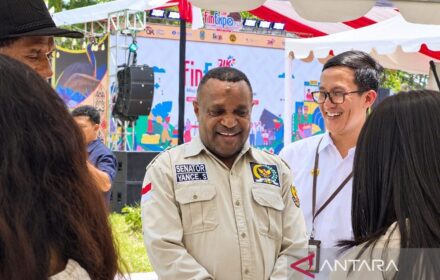 Yance Samonsabra Dorong Perluasan Pembiayaan Usaha Produktif di Pelosok Papua Barat